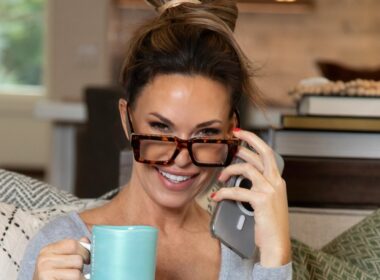 Britani Bateman Walked Into the Studio Wearing This… and Everyone Froze in Shock!