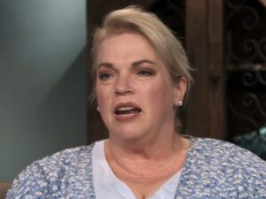 Janelle Brown Hints She’s Finally Leaving Sister Wives After 20 Seasons