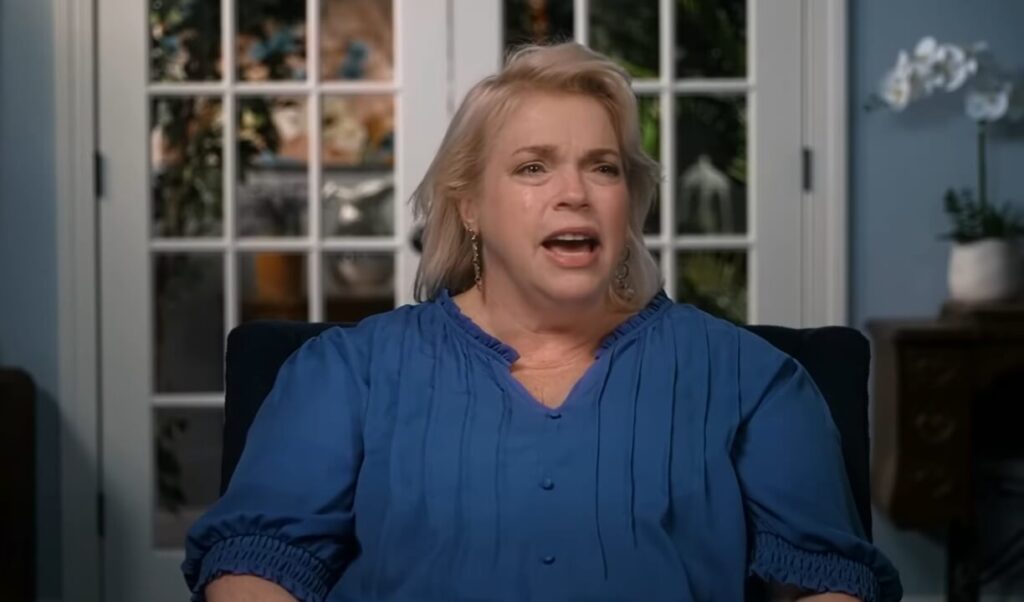 Sister Wives: Janelle Brown Says Her Mom Tried To Stop Her. Then Married Kody’s Dad