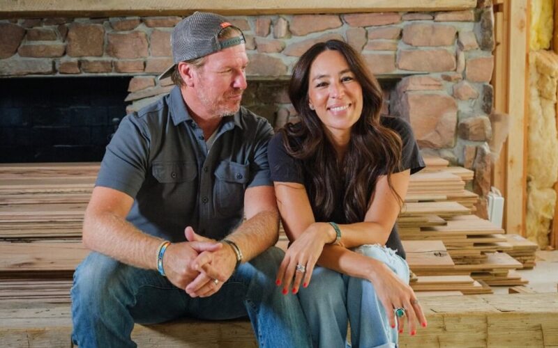 Joanna Gaines’ Bright Winter Centerpiece Is the Unexpected Refresh Everyone Needs