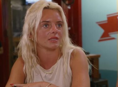 90 Day Fiancé: Johny Flirts With Chloe Then Reveals Pregnant Girlfriend