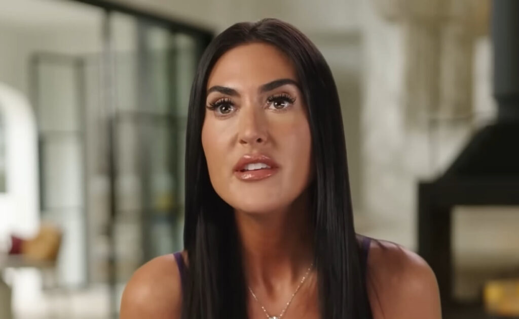 90 Day Fiancé’s Joshua Says “I Love You” But Elise Isn’t Buying It