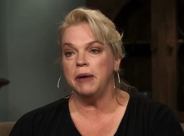 Sister Wives: Janelle Brown Fires Back at Kody Over the "Backdoor Deal" Claim in the Season 21 Premiere